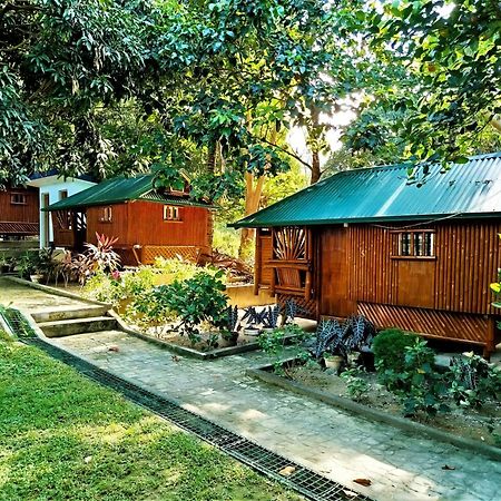 Rea'S Bamboo Resort Gabaldon Exterior photo