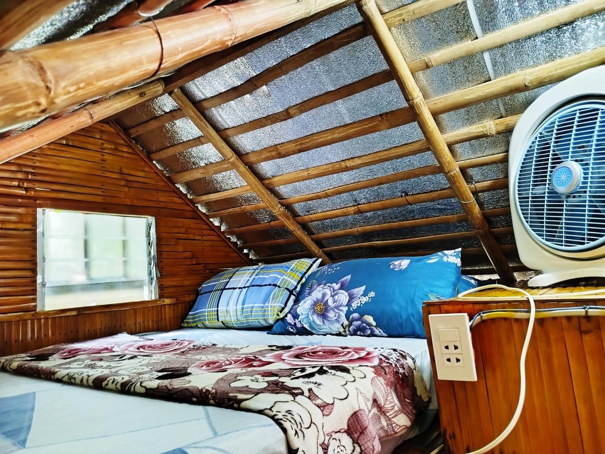 Rea'S Bamboo Resort Gabaldon Room photo